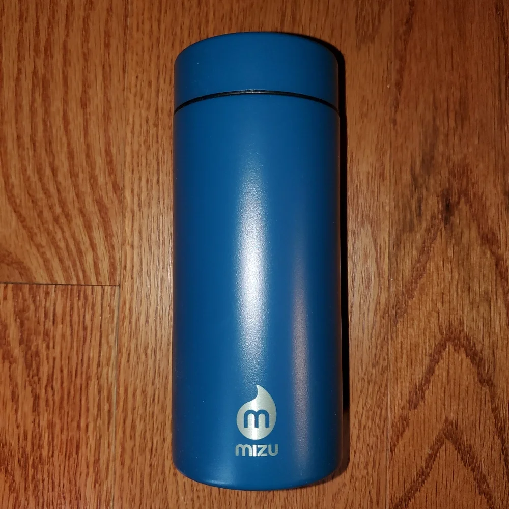NIB Mizu Ocean Blue Stainless Steel 12oz Slim Can Cooler Vacuum Insulated